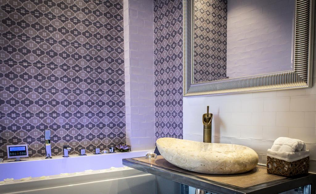 HAUSSMANN - Four-Bedroom Apartment 3 WC