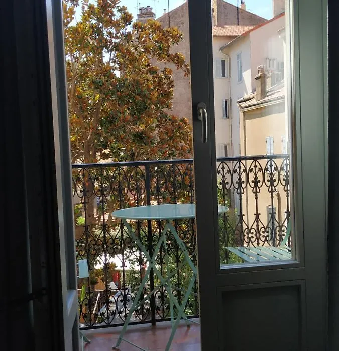 Studio Cannes A 5 Mn A Pied De La Gare Tout Confort Avec Balcon-1