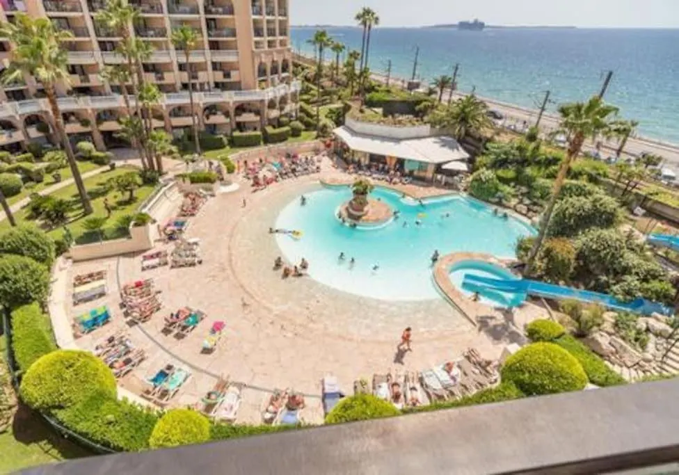 magnifique APPARTEMENT vue mer Parking Piscine Plage Climatisé-1