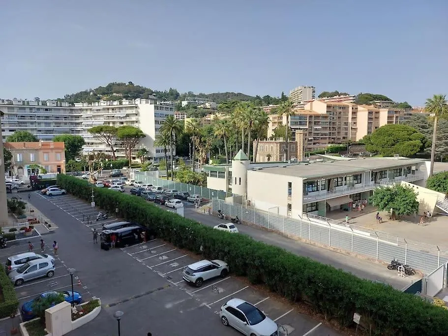 Bocca Baie T2 en bord de mer - Axelle Loc Appart-1