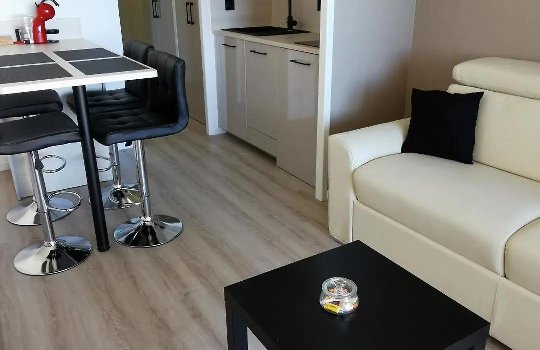 Appartement En Bord De Mer-1