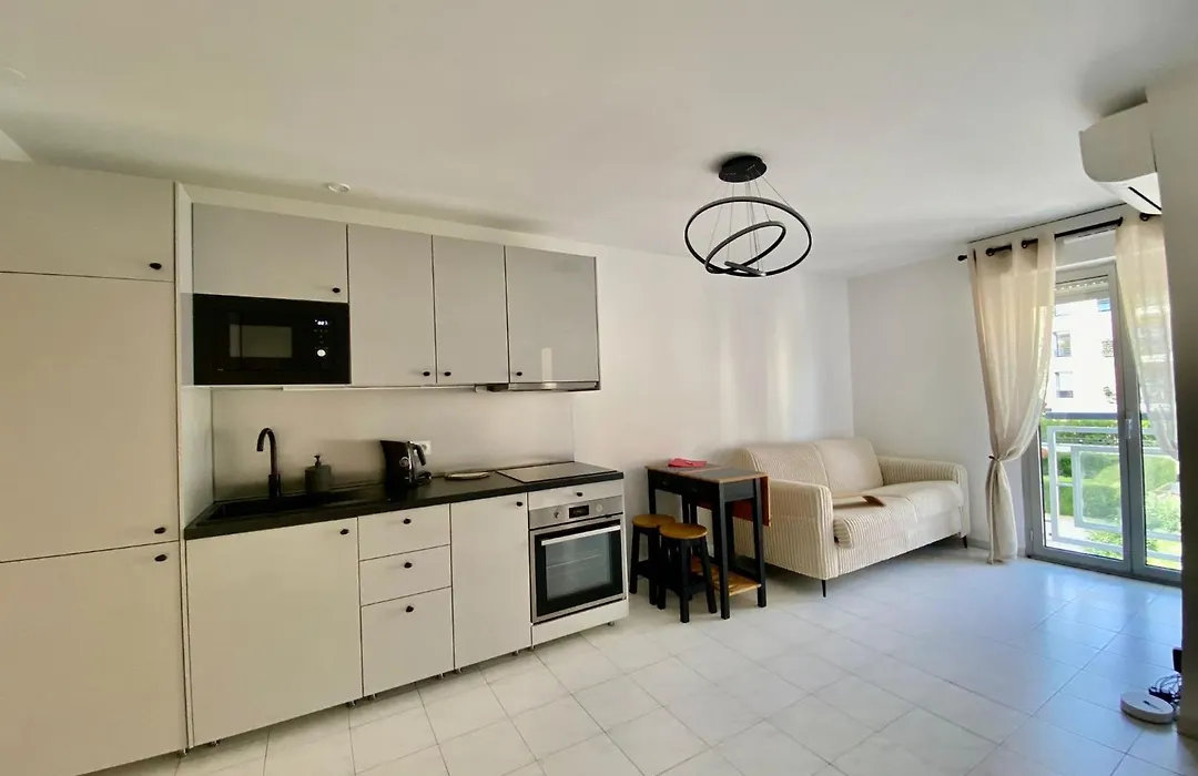 Modern Apartment In Cannes-1