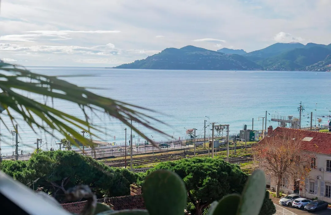 Le Panorama - Cannes Beach-1