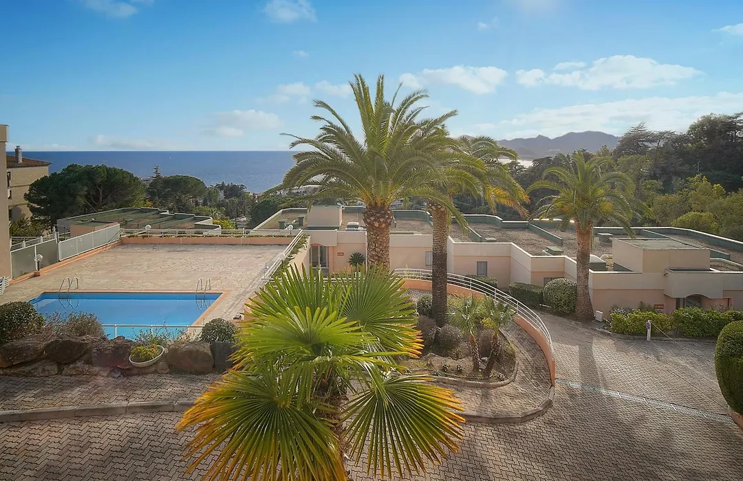 Auré-Parking-Piscine-Terrasse-VCA-1