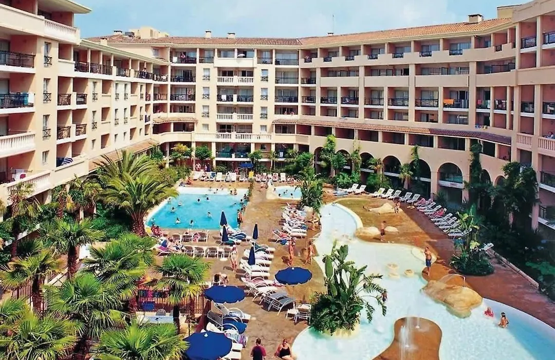 Le Cannes Beach 302-1