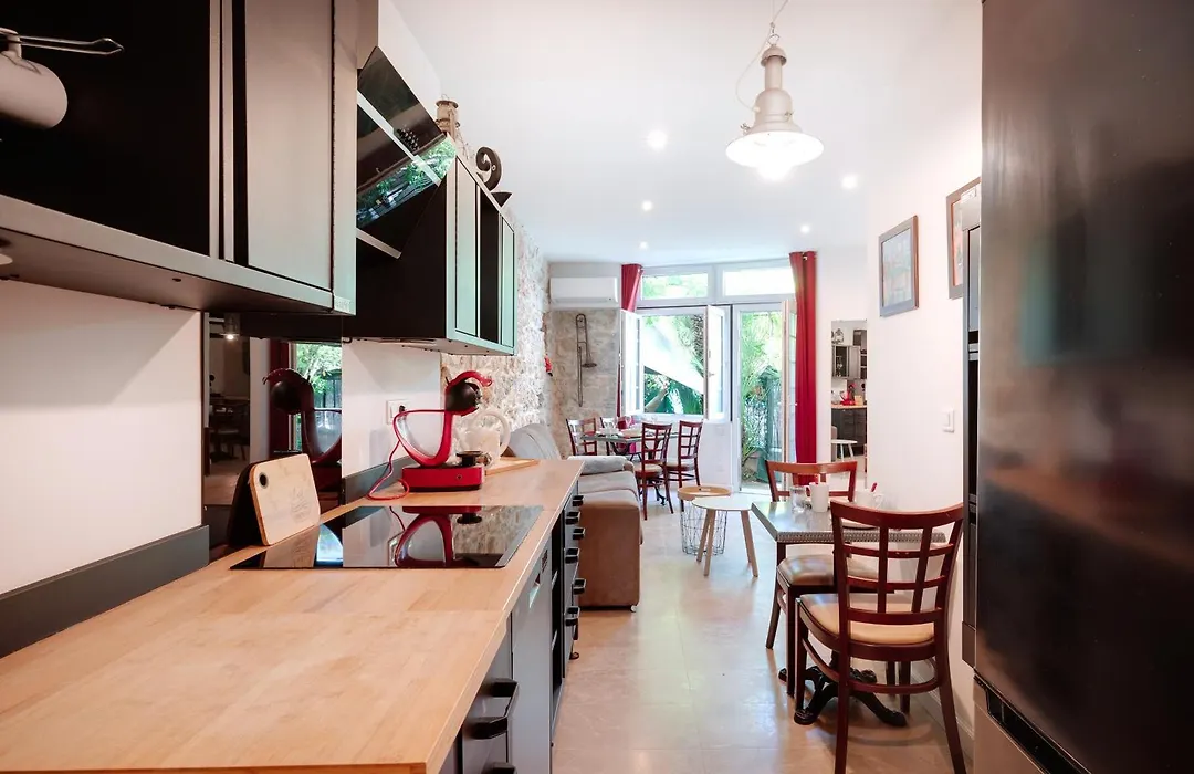 À 1km Plage du Midi et Palais des Festivals - Appartement Centre Cannes avec Cour Extérieur Privée-1