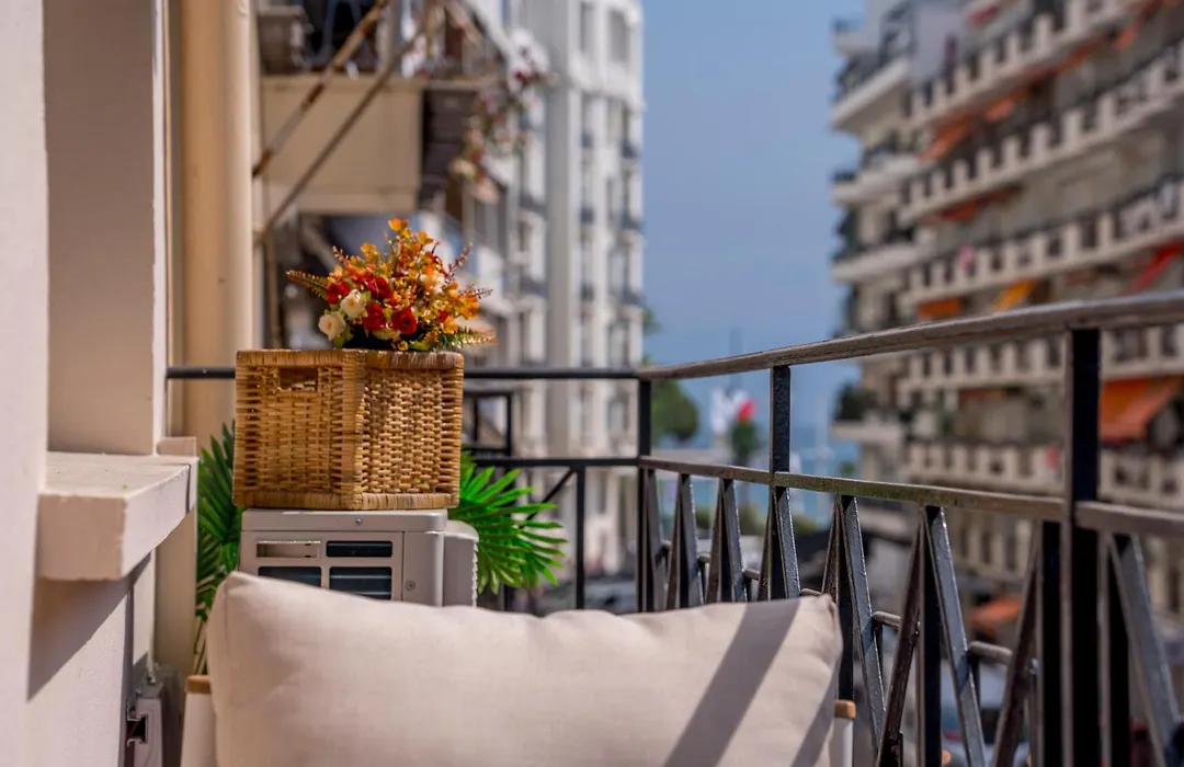 Luxe 1 minute a pied du Martinez plage shopping vu Mer-1