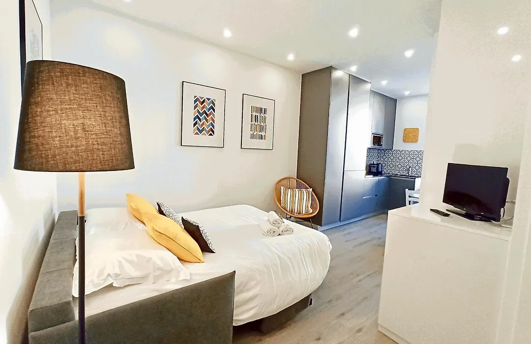 Brand-New 1 Bedroom Fully Refurbished-1