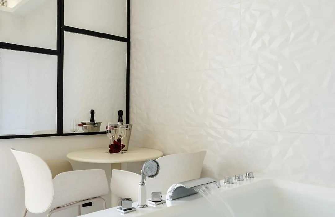 Suite luxe jacuzzi-1