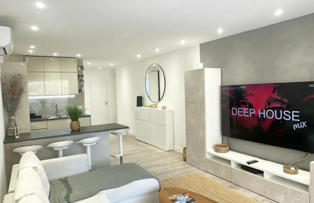 Appartement luxueux 110m collé au prestigieux hôtel le MARTINEZ-1