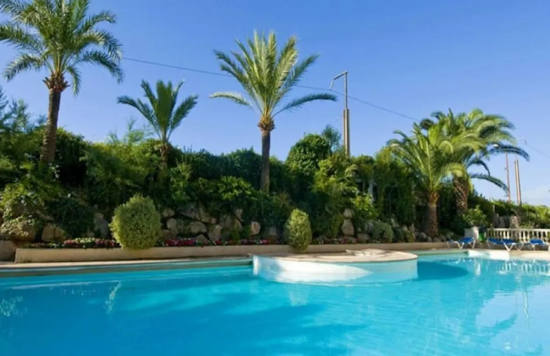 Cannes Front Beach Pools Apartment-1