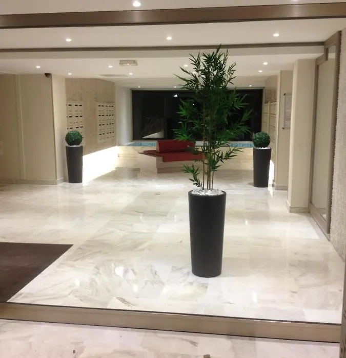 Residences Fleuries - behind Cannes Croisette Bvd-1