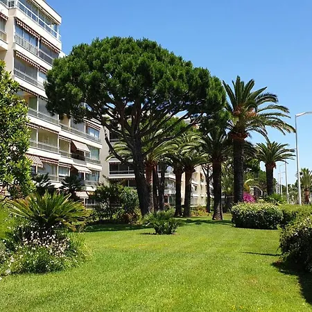 Garden And Beach Sea View Apartment Cannes-2