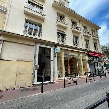 Le Classe : Hypercentre, 150m Palais, Climatisation-2