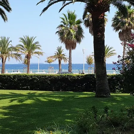 Garden And Beach Sea View Apartment Cannes-3