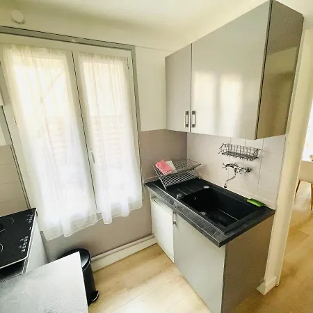 Maisonnette studio bas Suquet, 200m plages, 700m palais, au calme-3