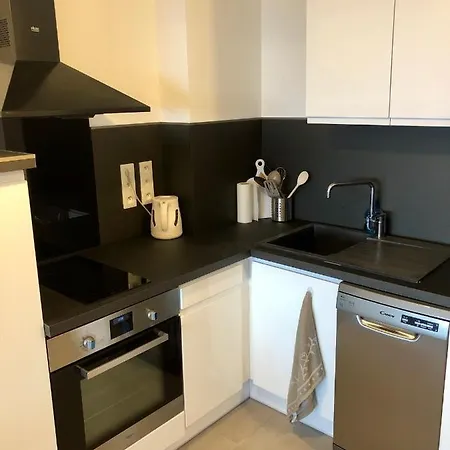 Appartement neuf, piscine, terrasse, vue mer.-2