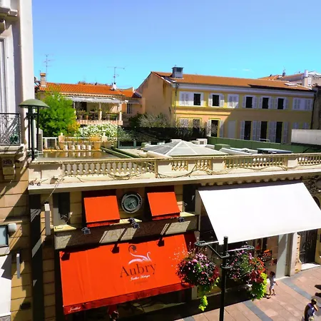 Arthur Properties Rue d'Antibes-3