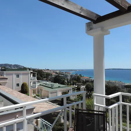 Stunning Condo With Sea View Balcony & Swimming Pool-3
