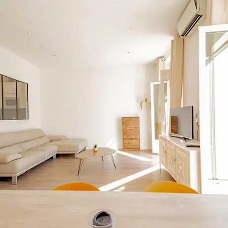 Bel appartement avec balcon centre ville-2
