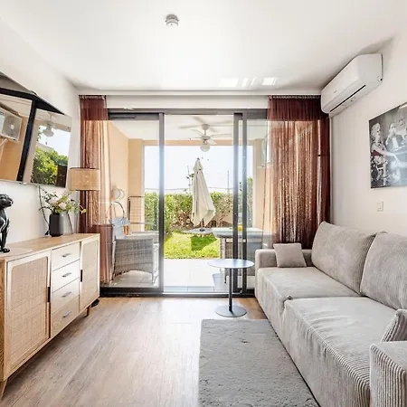 Apartment With Garden, Pool, Sea View And Parking-2