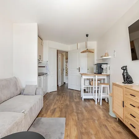 Apartment With Garden, Pool, Sea View And Parking-3