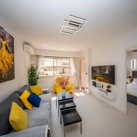 Luxe 1 minute a pied du Martinez plage shopping vu Mer-3