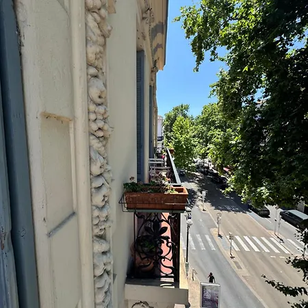 Appartement Bourgeois à 5 min à pied du centre-3