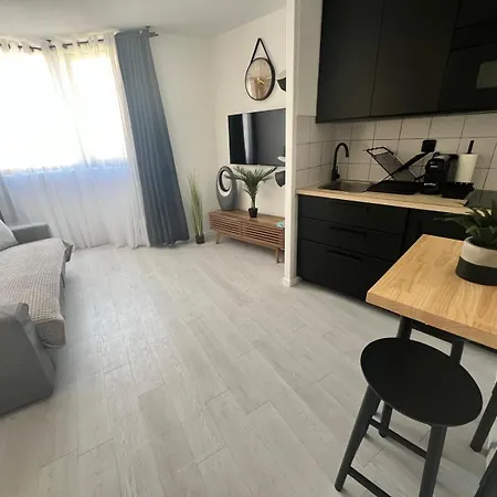 Azur Éden Studio avec Piscine à Deux Pas de la Plage-2