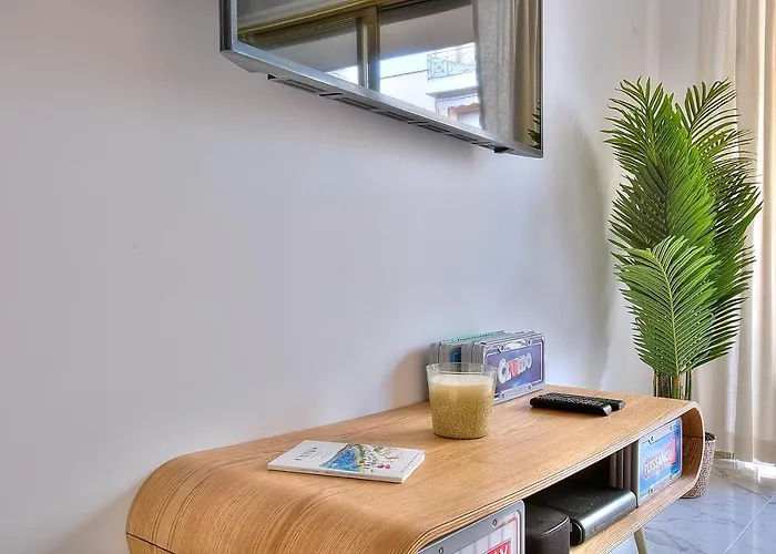 Luxury 4 Stars Apartment With 2 Terraces, Cannes Croisette