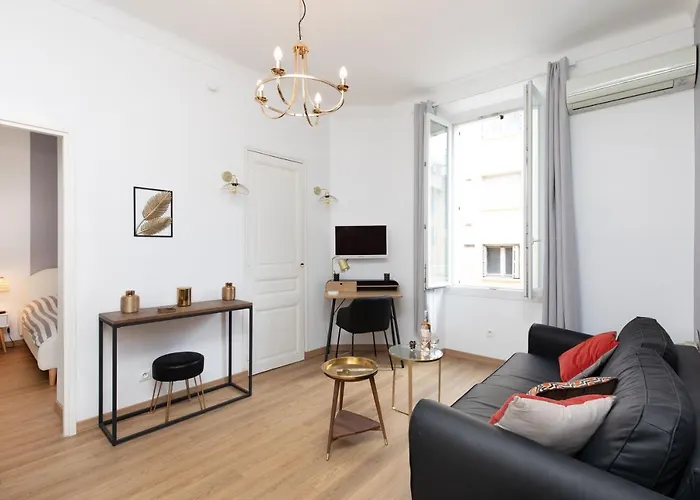 2 Rooms Apartment, Near The Sea And Local Market Cannes
