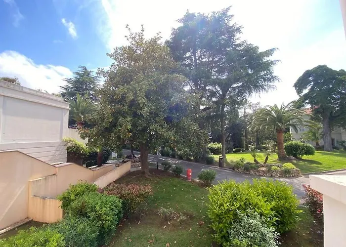 C036 Agréable appartement au sein d'une belle residence de vacances Cannes