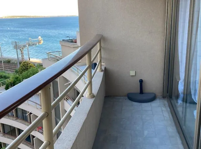 Beau studio vue Mer Cannes