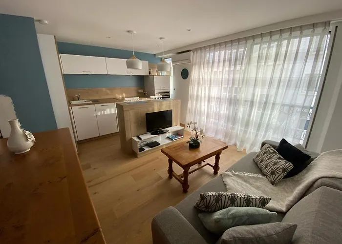 Studio 30 M2 Hyper centre, Neuf, Parking Gratuit, 3 Étoiles Cannes