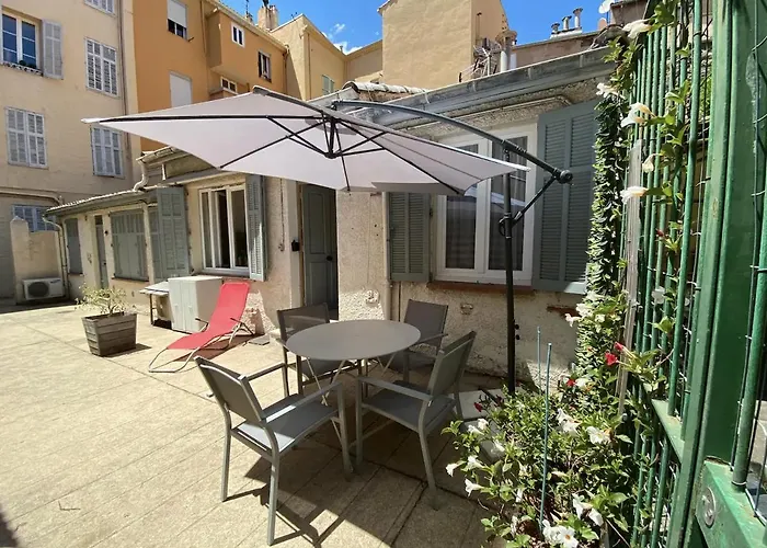 Maisonnette studio bas Suquet, 200m plages, 700m palais, au calme Cannes