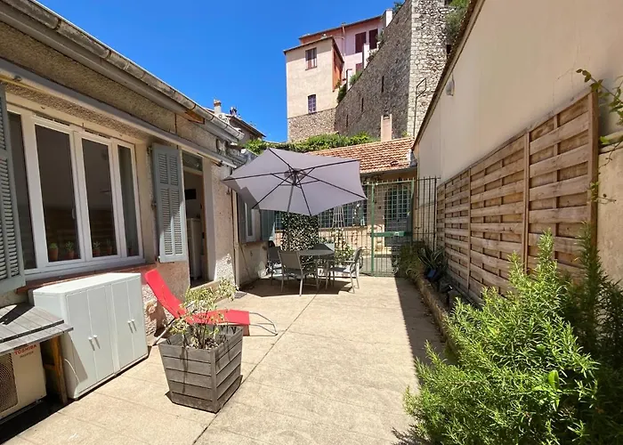 Maisonnette studio bas Suquet, 200m plages, 700m palais, au calme Cannes