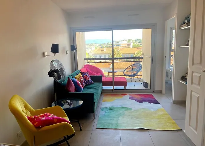 à 10 min de la Croisette - pieds dans la mer Cannes