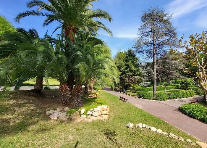 Appartement Évasion à deux, domaine prestigieux, jacuzzi et parking privés, piscine à Cannes
