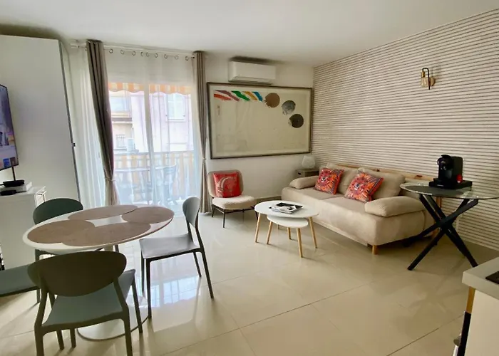 Appartement 3 pièces- Vieux port- Terrasse - Parking Possible à Cannes