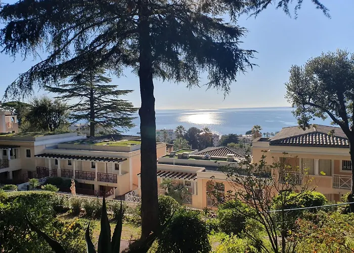 Superbe Appartement Une Chambre Vue Mer Piscine Tennis Cannes