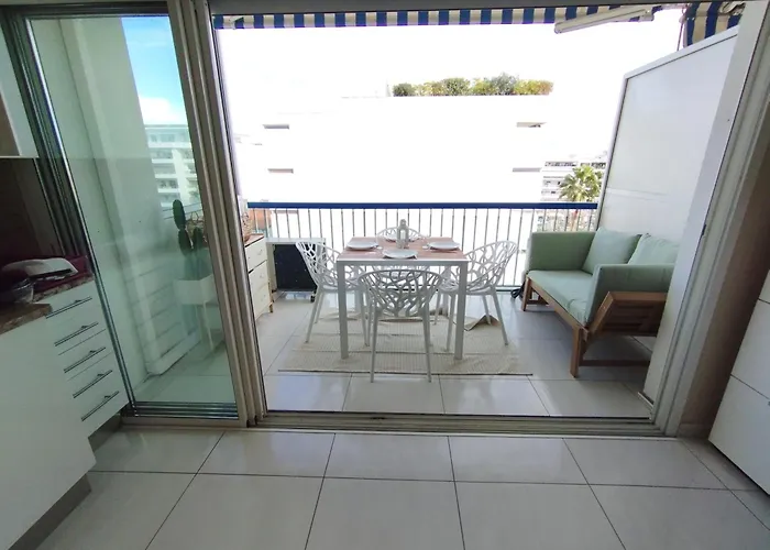 Cannes Palm Beach Parking, clim, wifi plage 2' à pieds