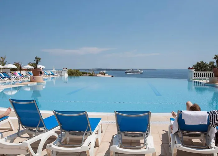 EXCEPTIONNEL sur CANNES vue mer piscine
