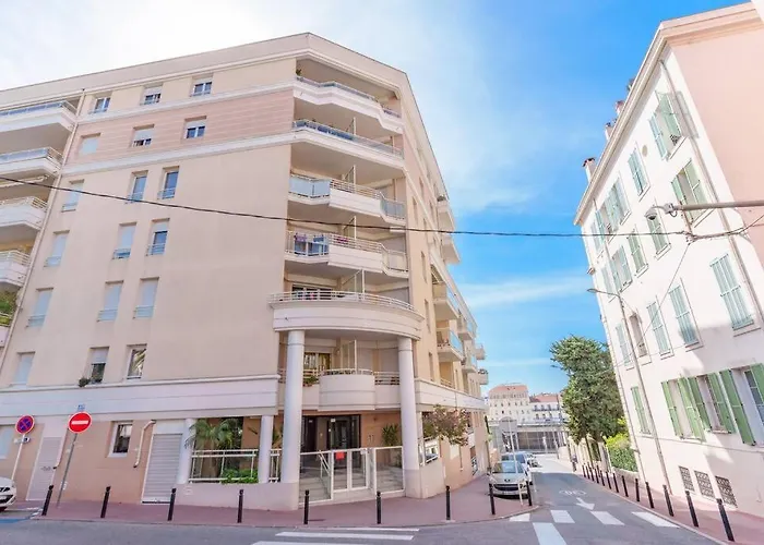 Le Bristol By Apirent #Airconditioning #Terrasse #Central Cannes