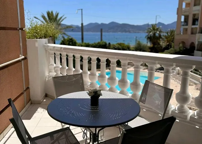 Cannes appartement vue mer , piscine