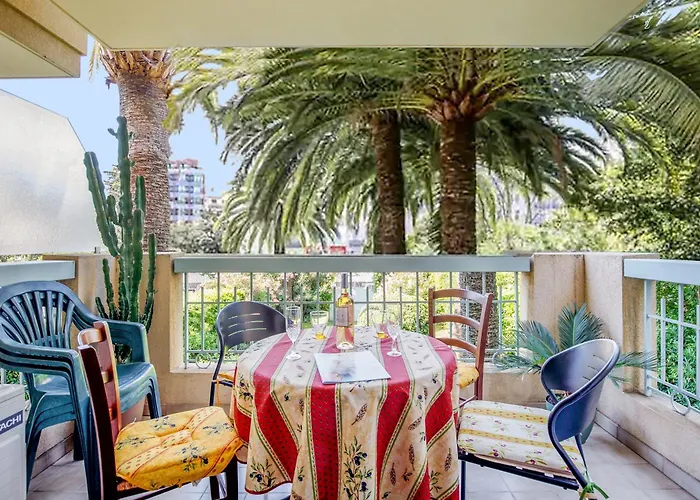 Centre Cannes beau deux pièces près de tout à pied
