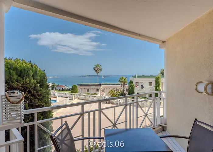 Un Studio de Charme Vue Mer&Piscine d'Exception Cannes