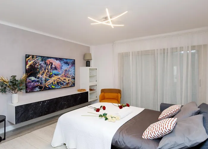 Premium 80Sqm Apartment Opposite Martinez, Steps From Congress Center Cannes