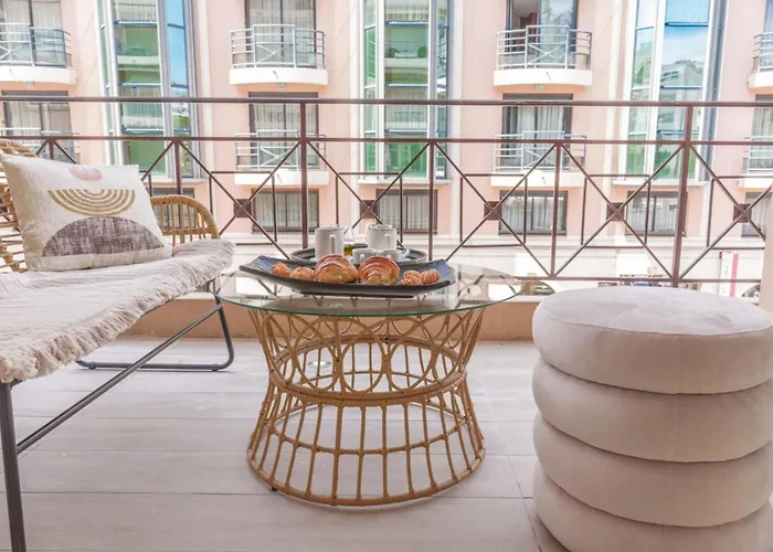 Appartement Le Maubourg - Hypercentre - 150m Croisette - AC à Cannes