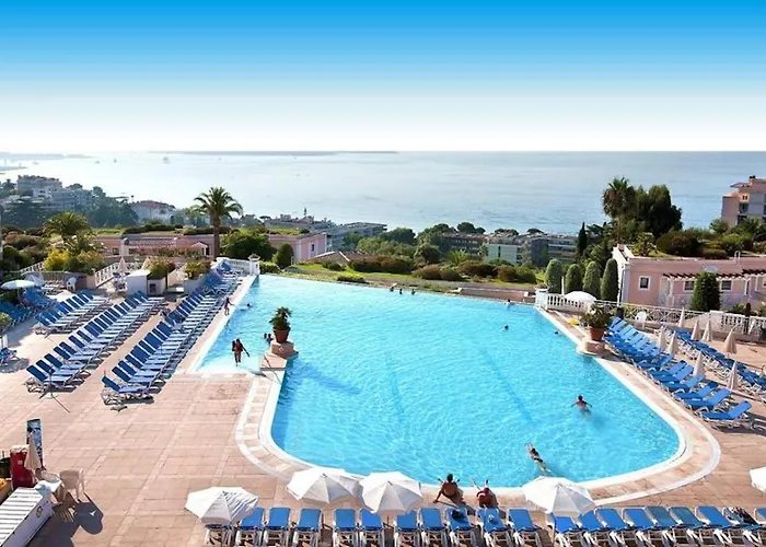 Stunning Condo With Sea View Balcony & Swimming Pool Cannes