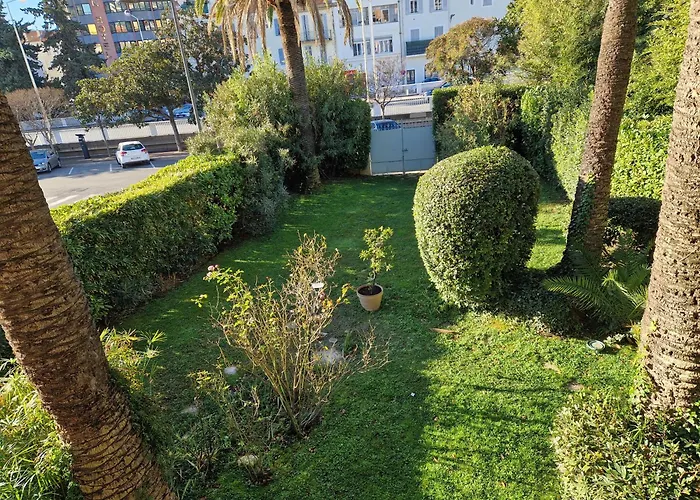 Centre Cannes beau deux pièces près de tout à pied